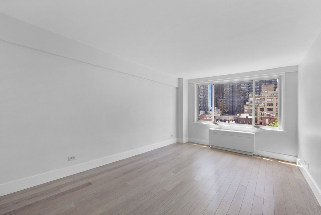 340 East 51st Street - Photo 2