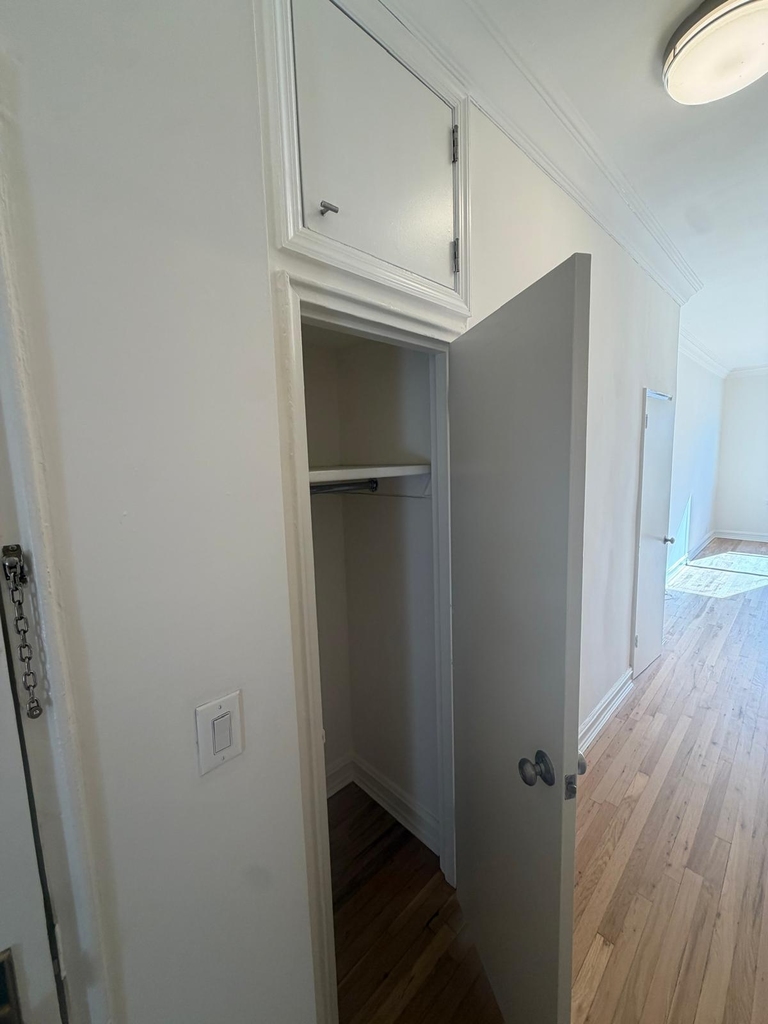 East 83rd Street - Photo 9