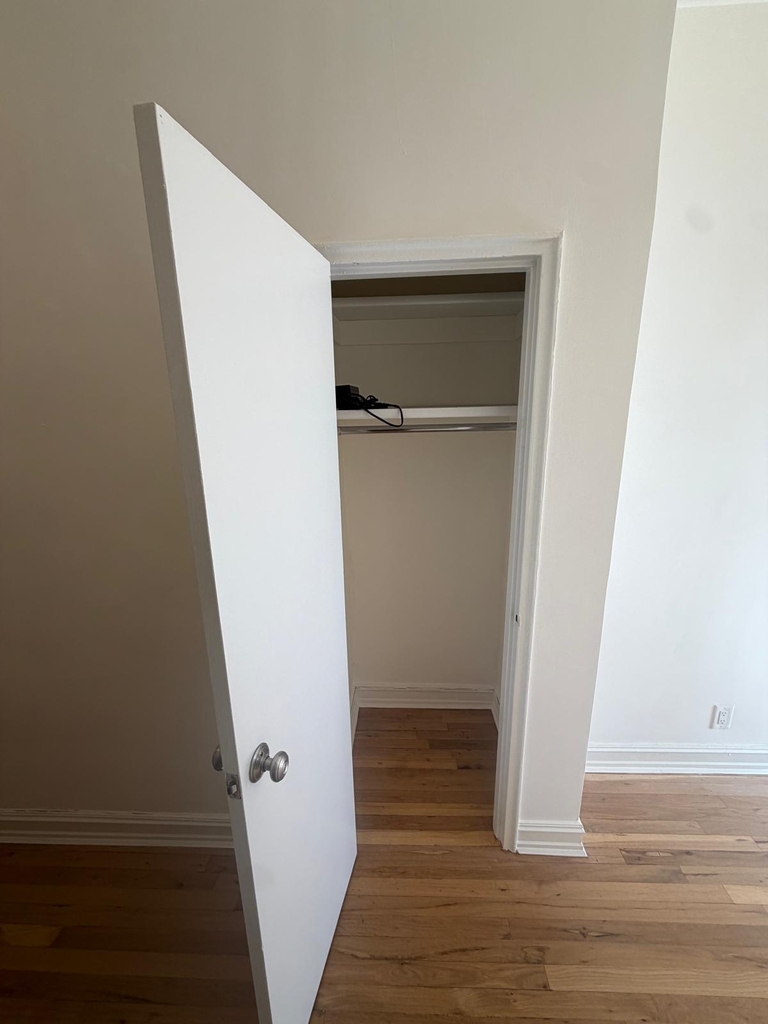 East 83rd Street - Photo 10