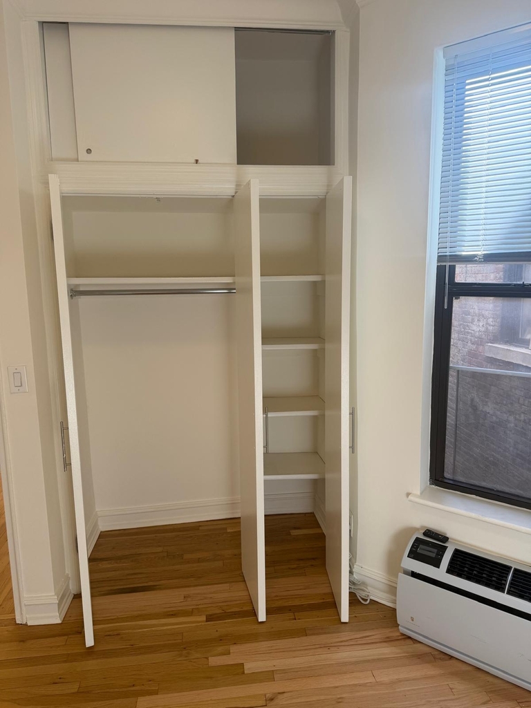 East 83rd Street - Photo 8