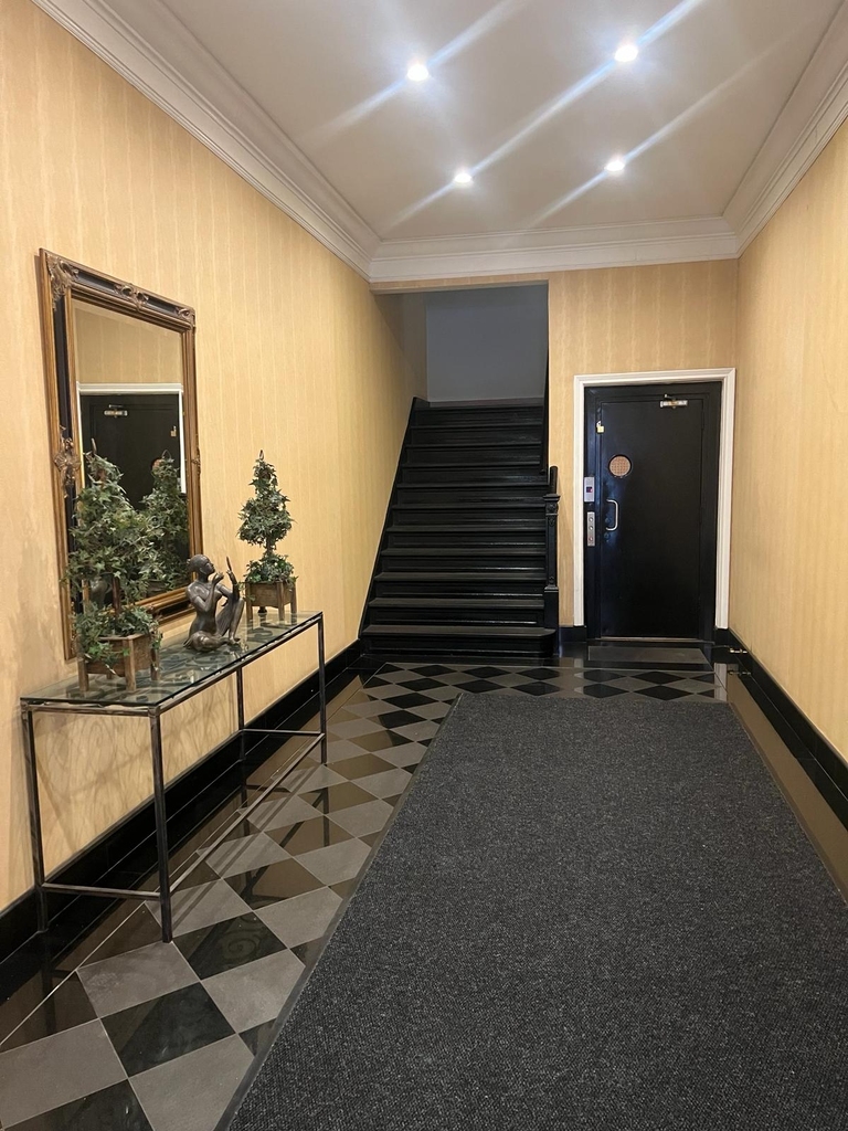 East 83rd Street - Photo 11