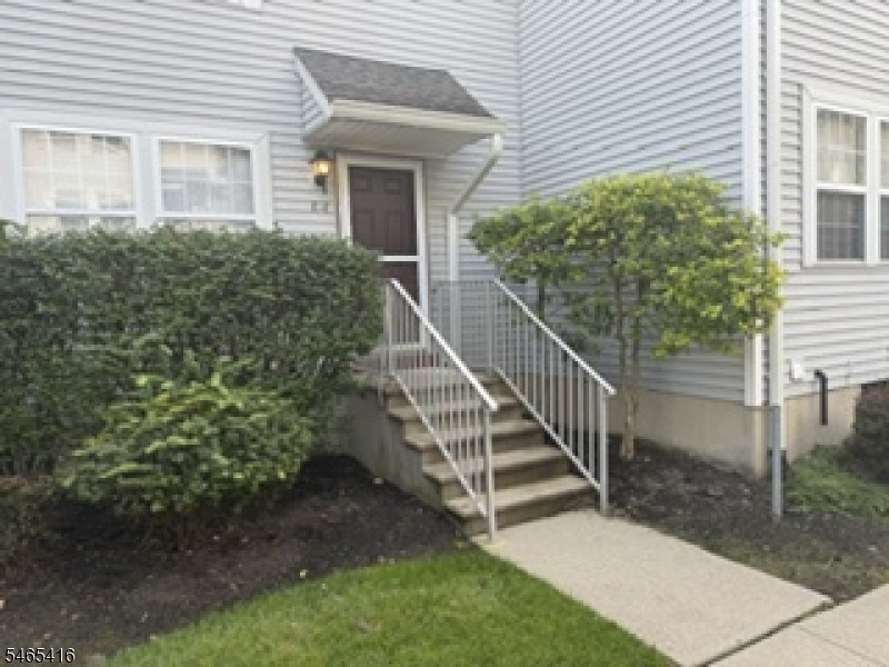 818 Belmont Dr - Photo 0