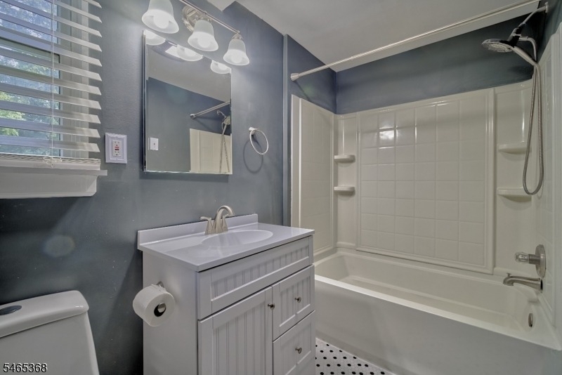 47 Court St - Photo 21