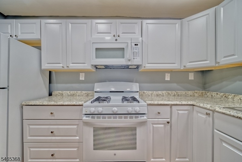 47 Court St - Photo 7