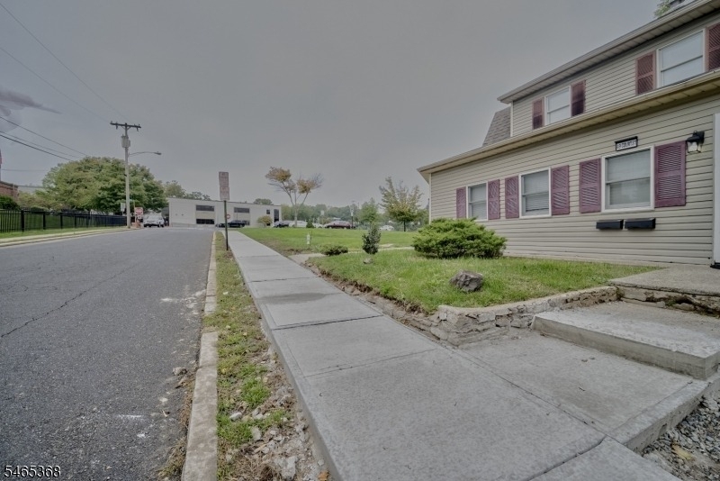 47 Court St - Photo 1