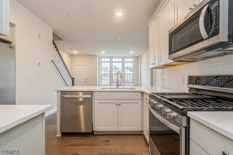 77 Robeson St - Photo 14