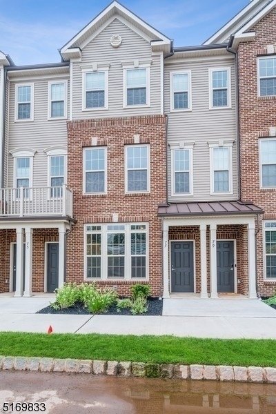 77 Robeson St - Photo 2