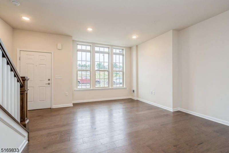 77 Robeson St - Photo 9
