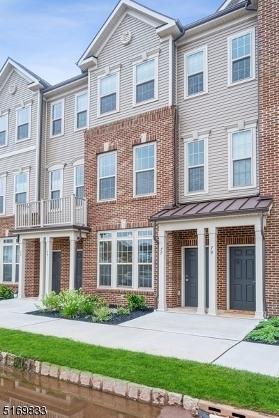 77 Robeson St - Photo 3