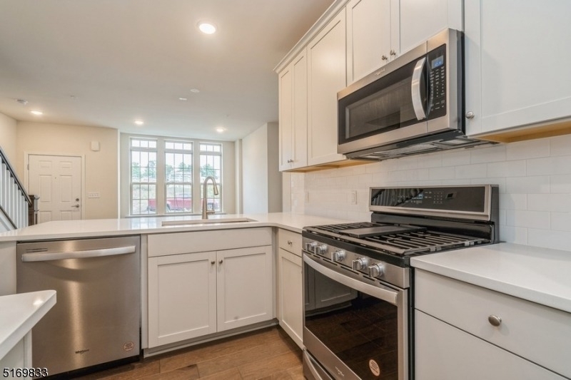 77 Robeson St - Photo 15