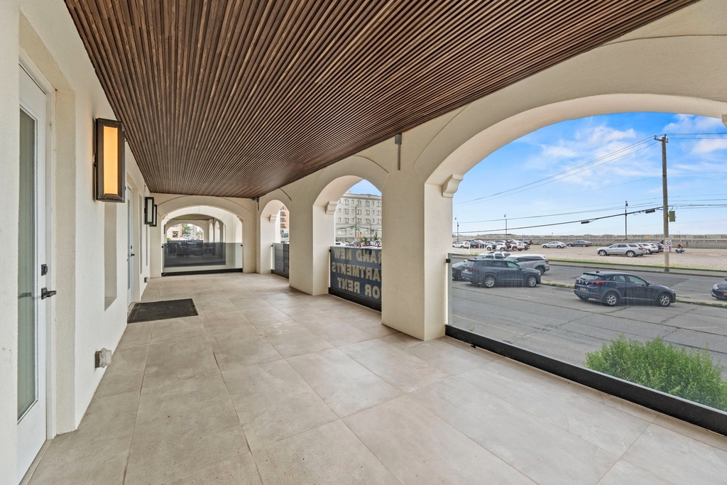 315 West Broadway - Photo 7