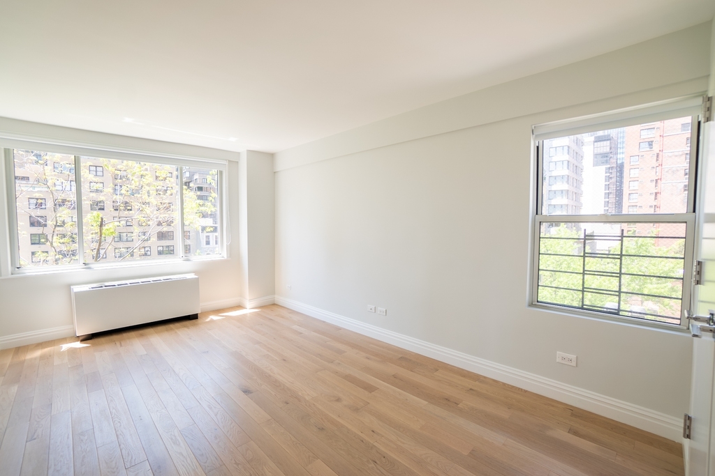 340 East 51st Street - Photo 2
