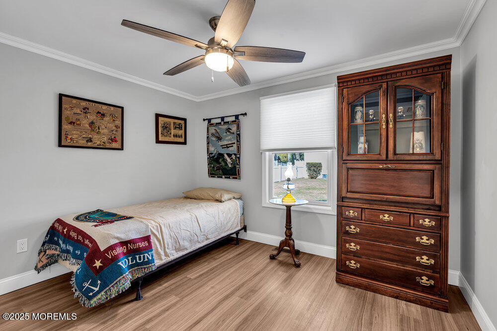 2137 Locust Road - Photo 11