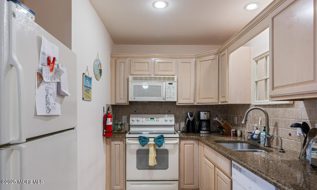 32 Webster Avenue - Photo 8