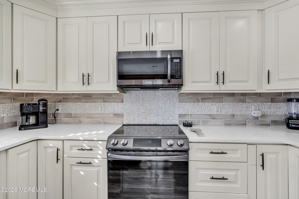 102 W Spray Way - Photo 5