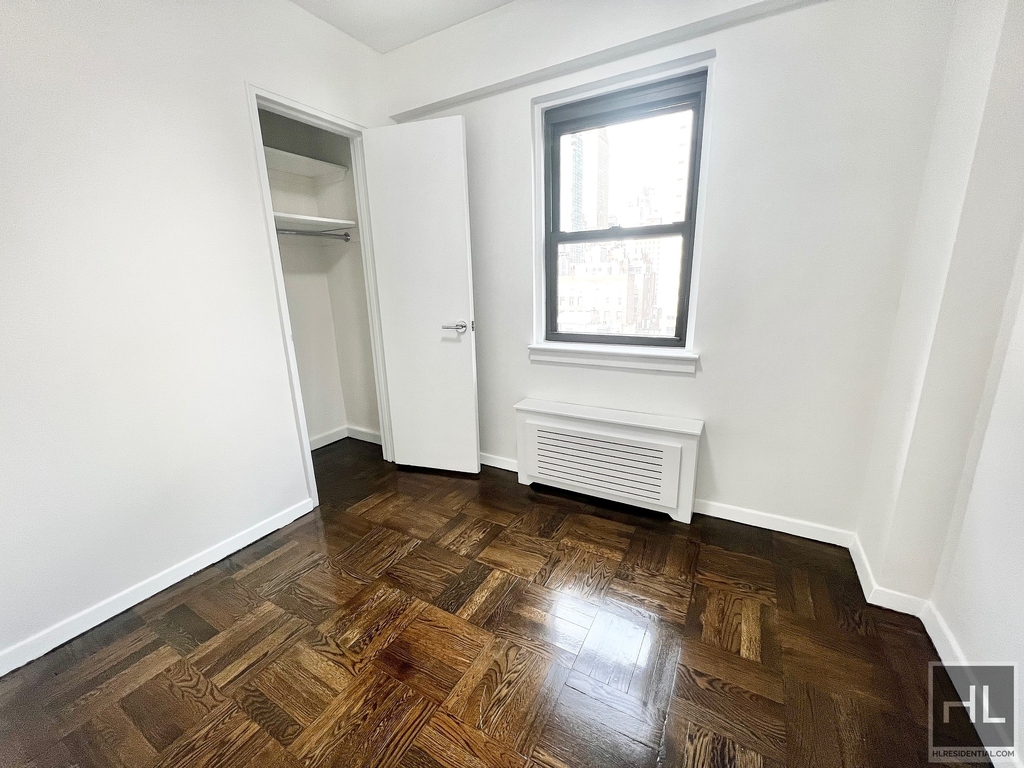 East 35 Street - Photo 2