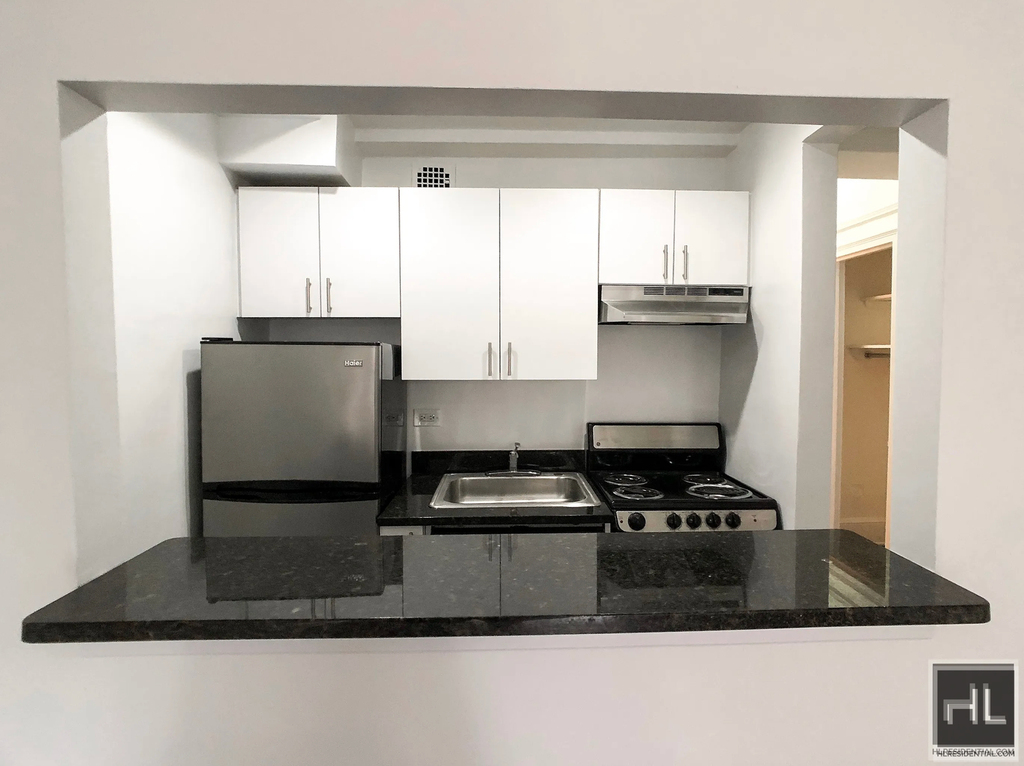 West 73rd Street - Photo 2