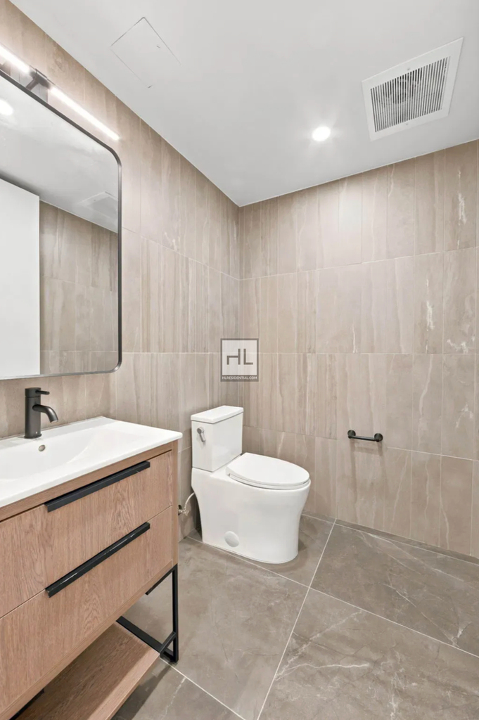 Saint Marks Place - Photo 6