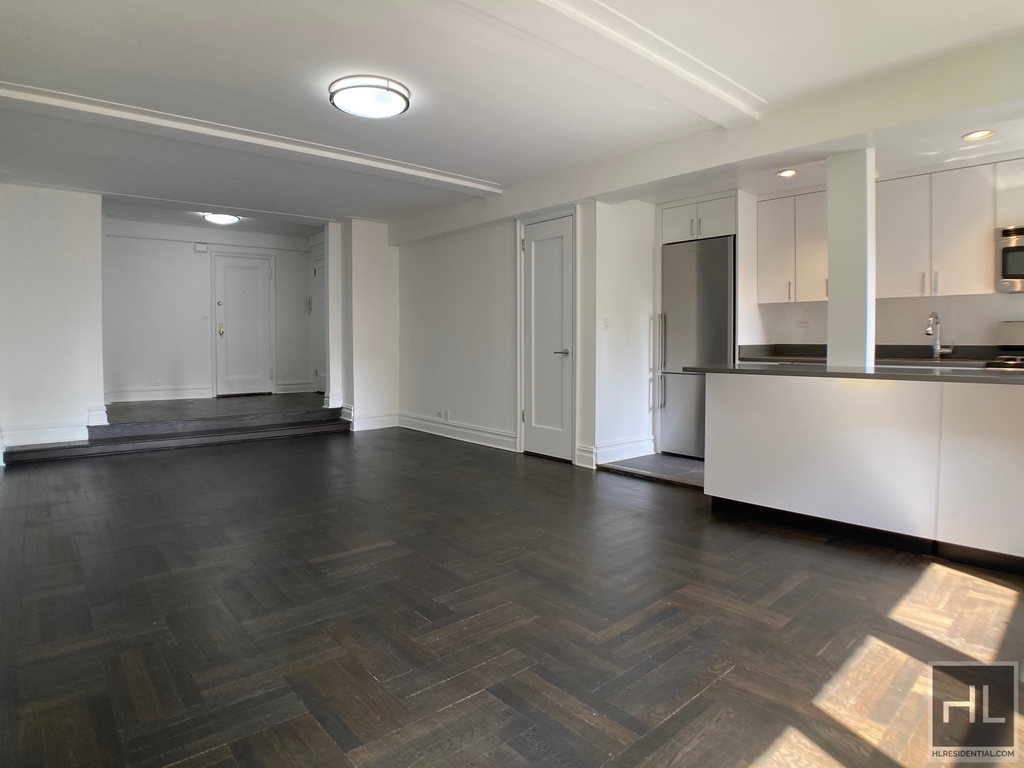 East 38 Street - Photo 1