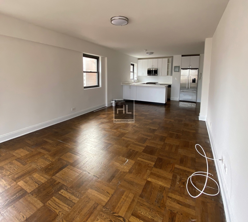 East 35 Street - Photo 2