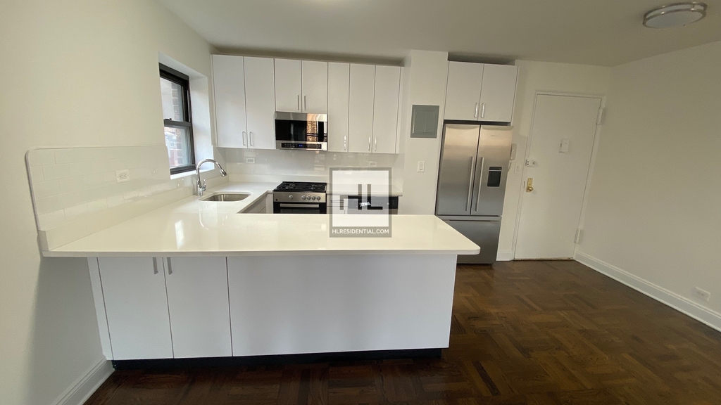 East 35 Street - Photo 6