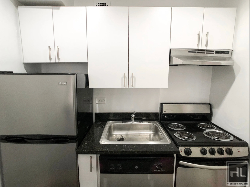 West 73rd Street - Photo 2