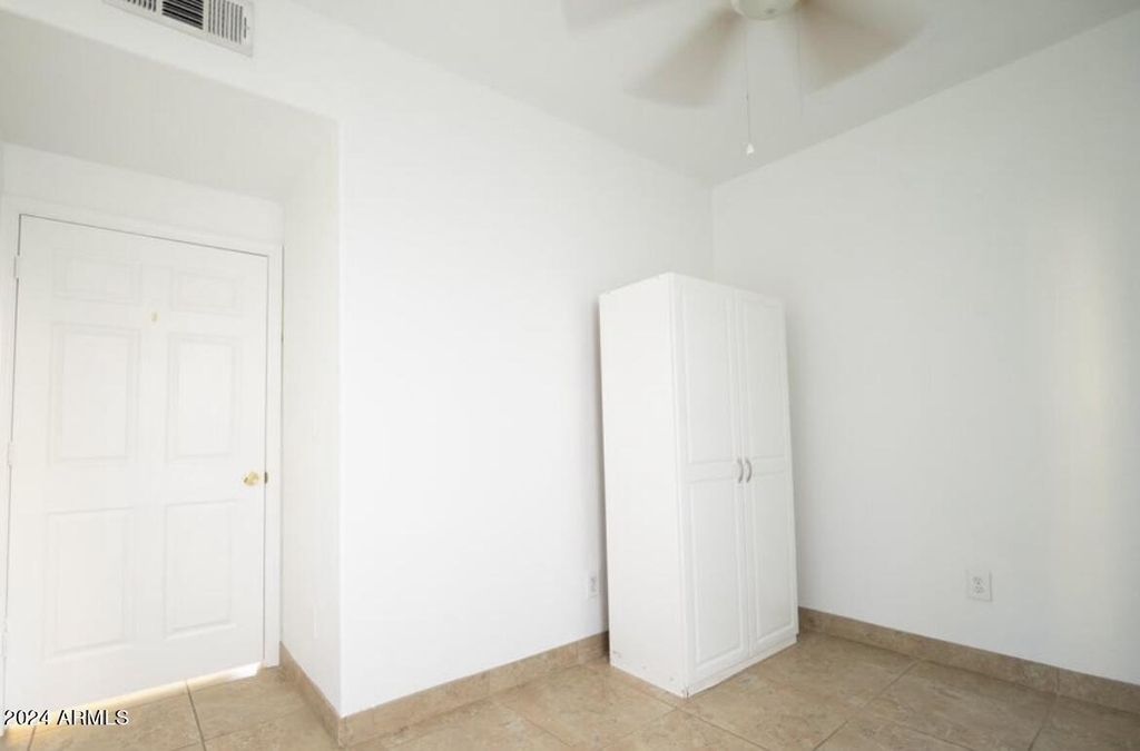 9427 W Virginia Avenue - Photo 11