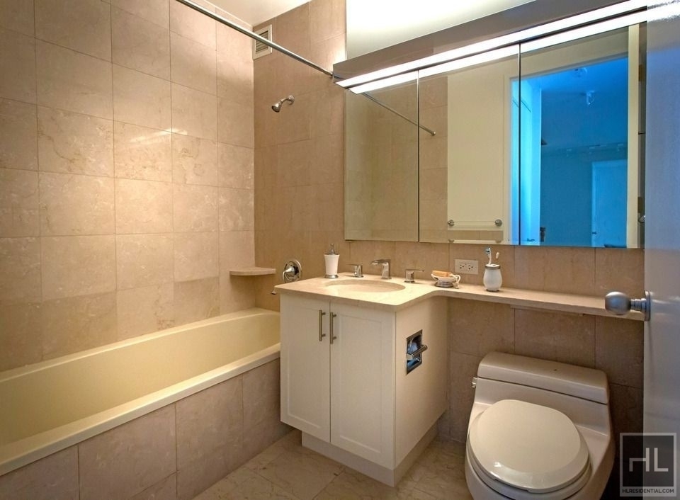 East 75th Street - Photo 7