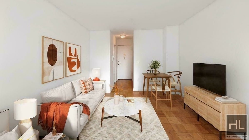 East 75th Street - Photo 4