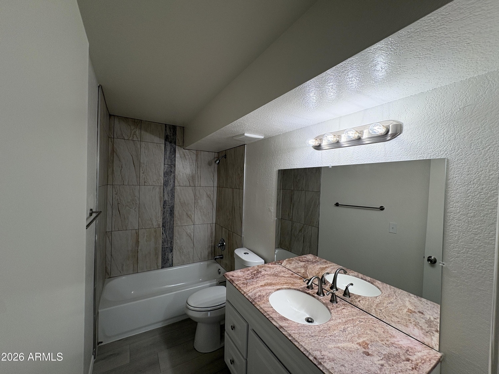 1207 E Jarvis Avenue - Photo 10