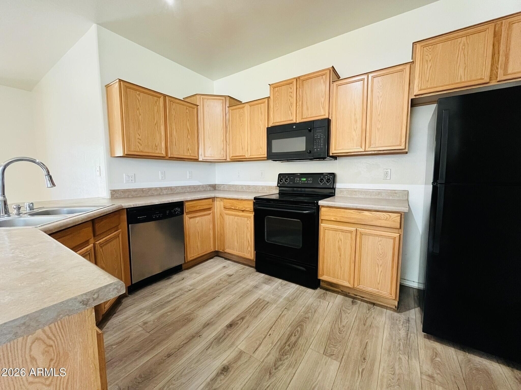 5620 W Ellis Drive - Photo 4