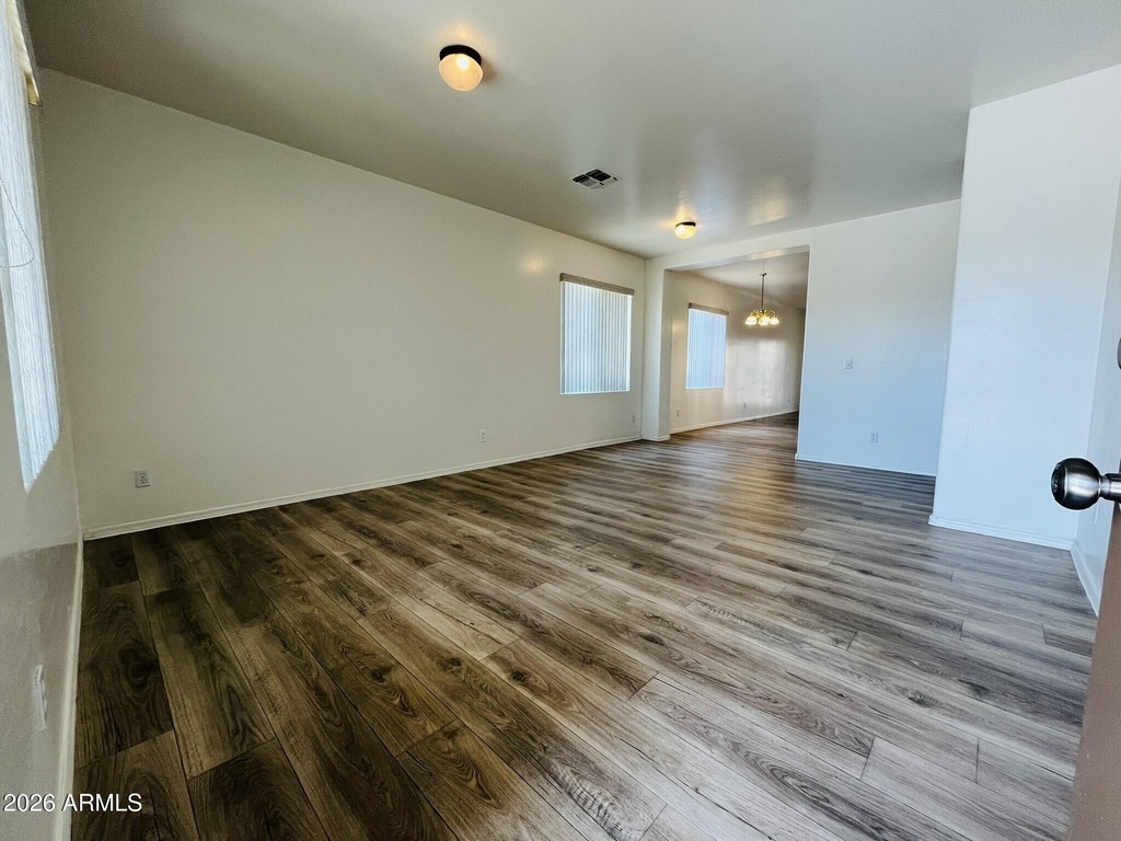5620 W Ellis Drive - Photo 1