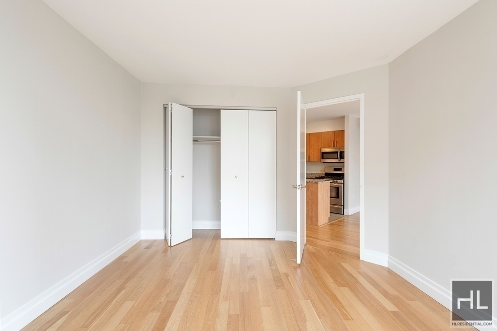6th Avenue - Photo 5