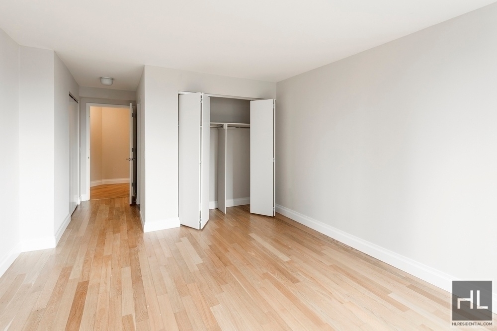 6th Avenue - Photo 3