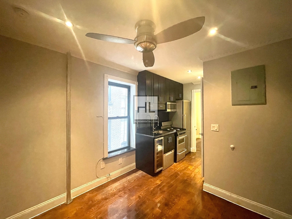East 106th Street - Photo 1