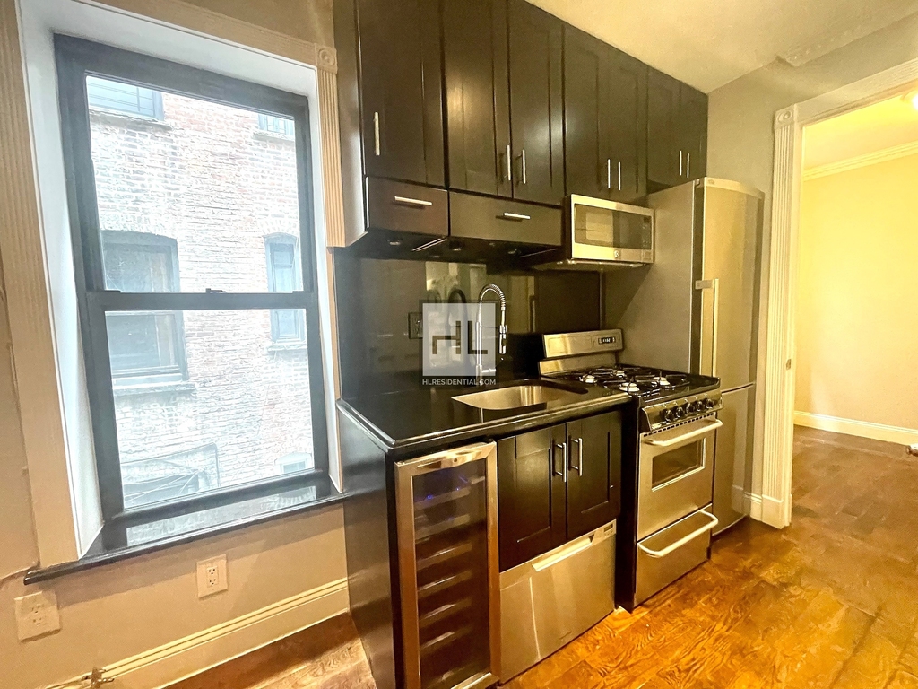 East 106th Street - Photo 0