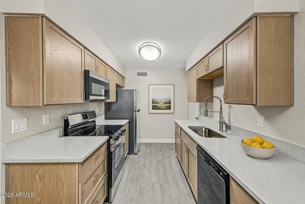 10123 N 96th Avenue - Photo 7