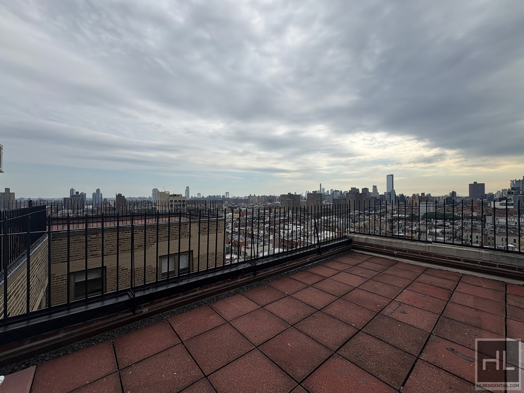 Second Avenue - Photo 1