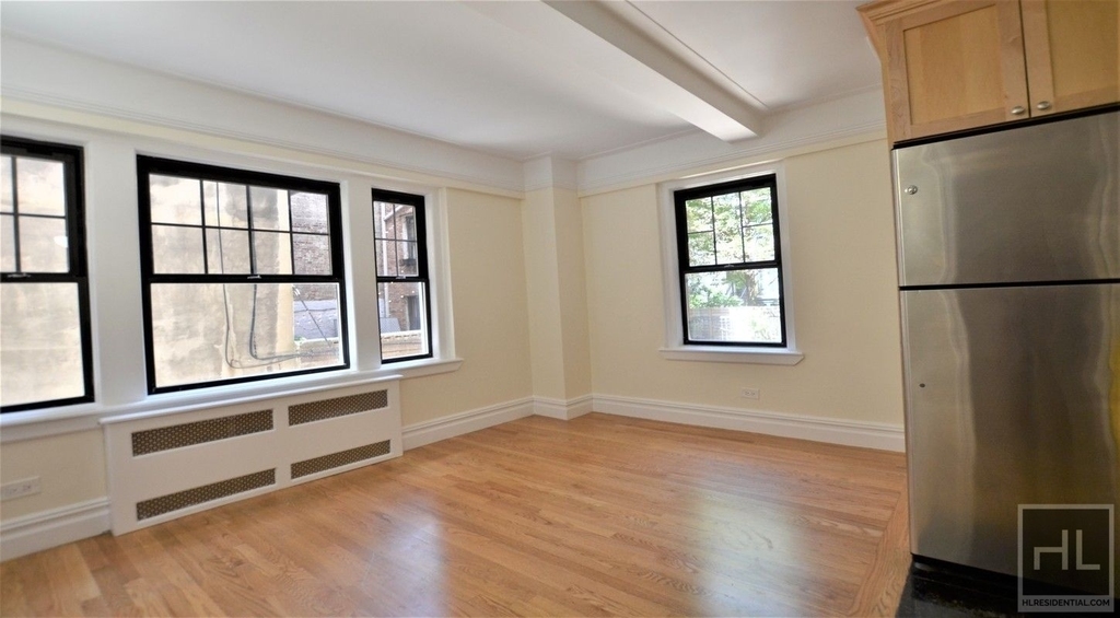Christopher Street - Photo 1