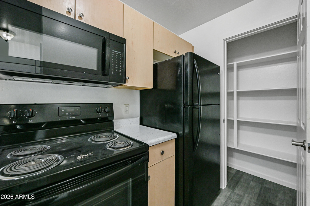 3065 N 67th Avenue - Photo 9