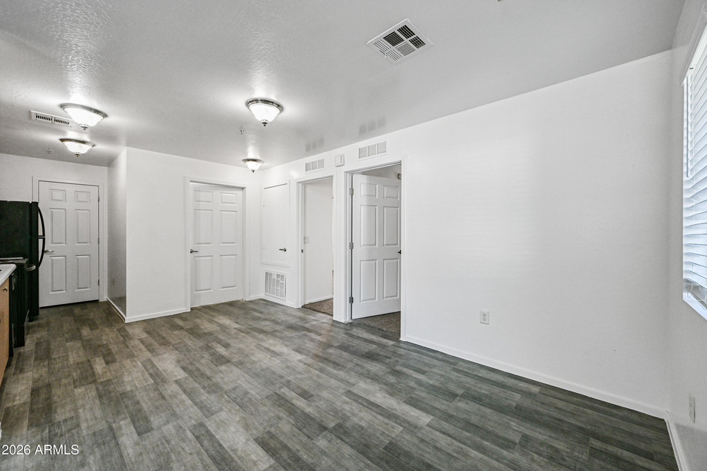 3065 N 67th Avenue - Photo 6
