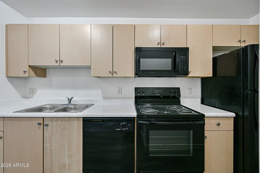 3065 N 67th Avenue - Photo 8