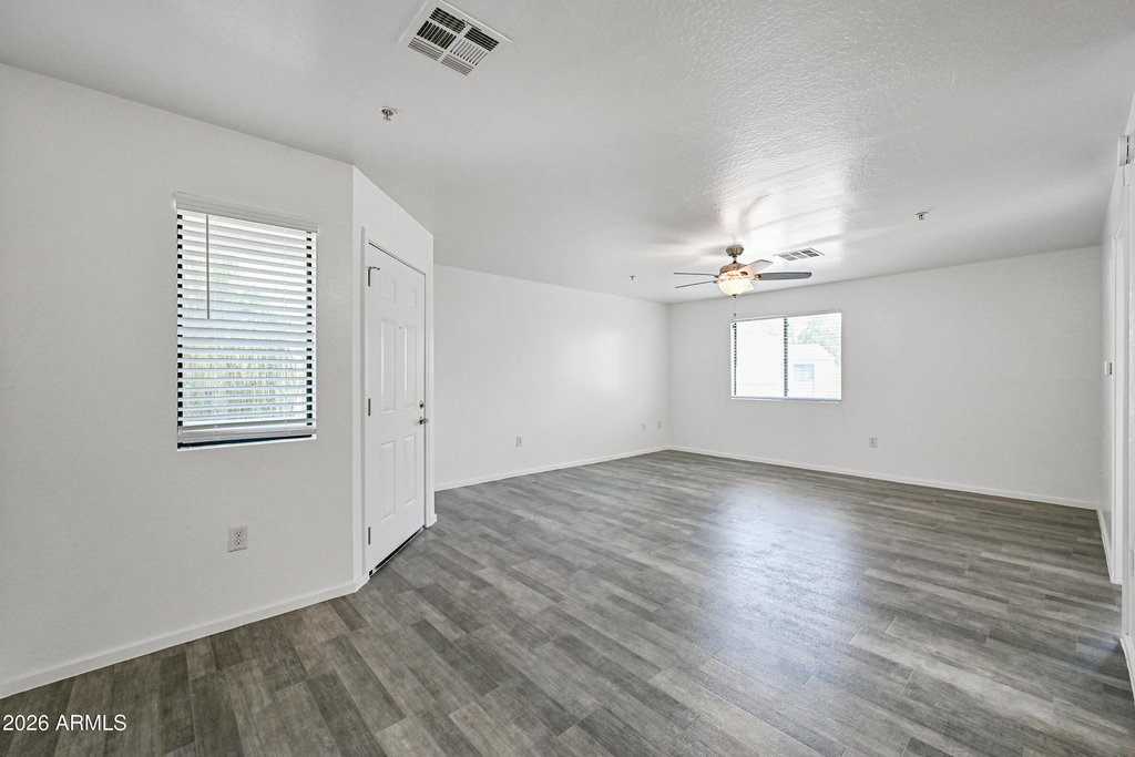 3065 N 67th Avenue - Photo 3