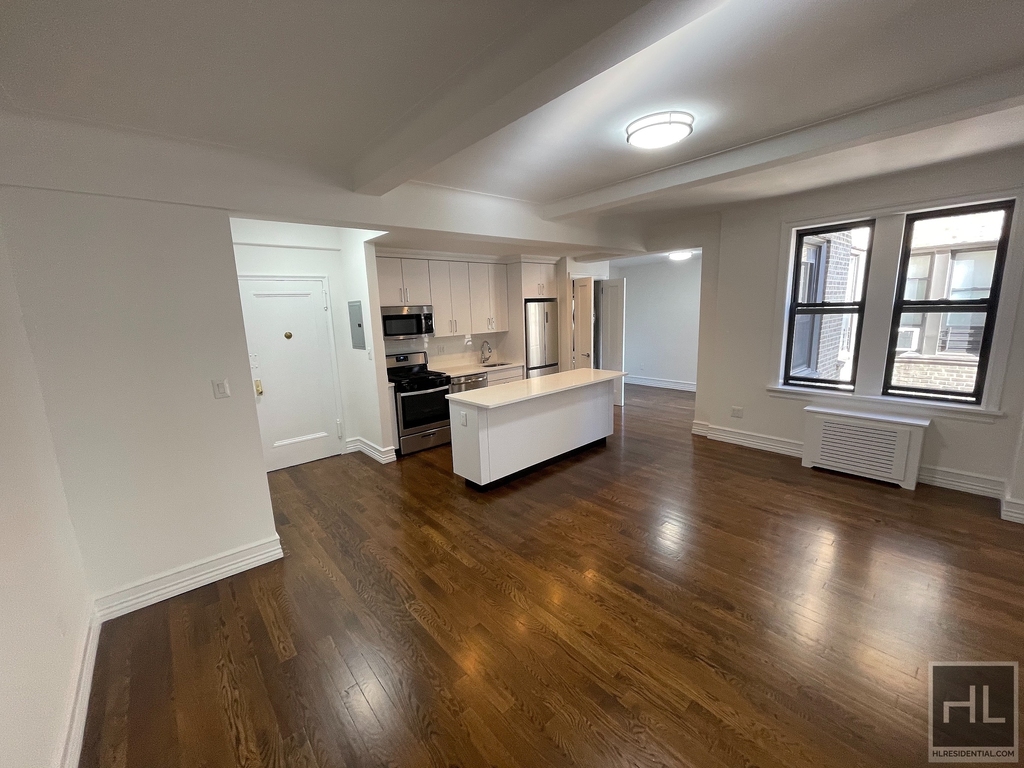 West 68 Street - Photo 2