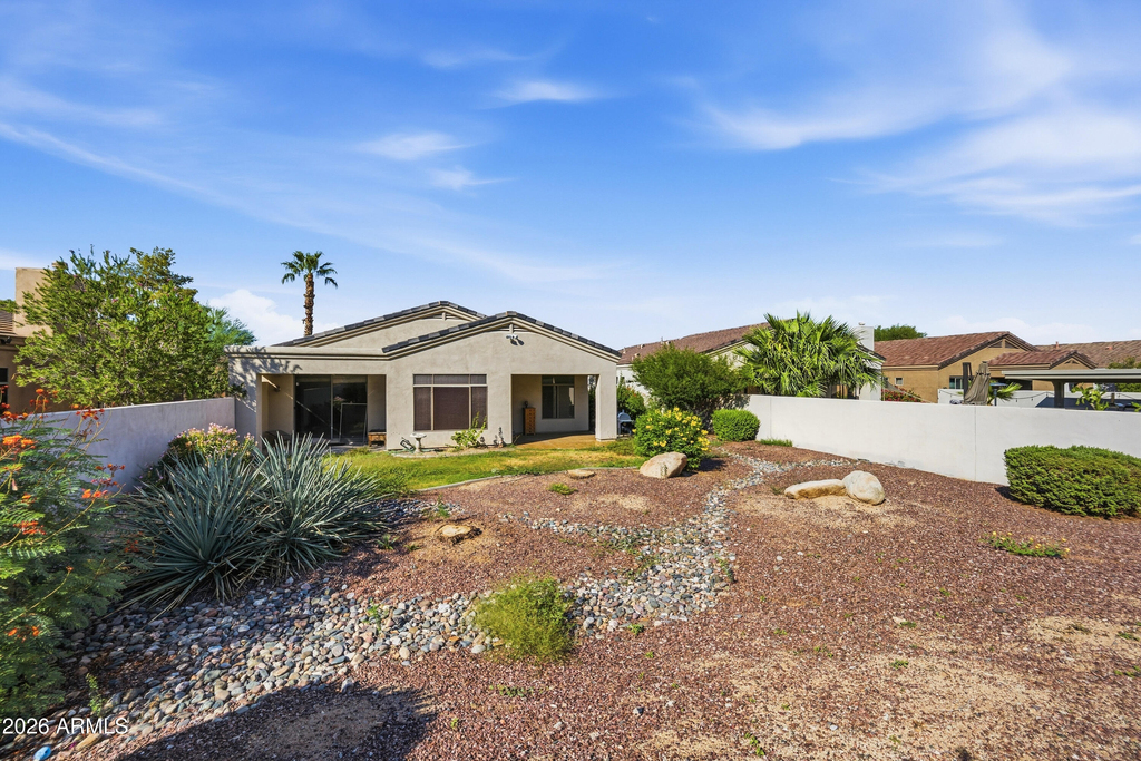 2219 E Valencia Drive - Photo 28