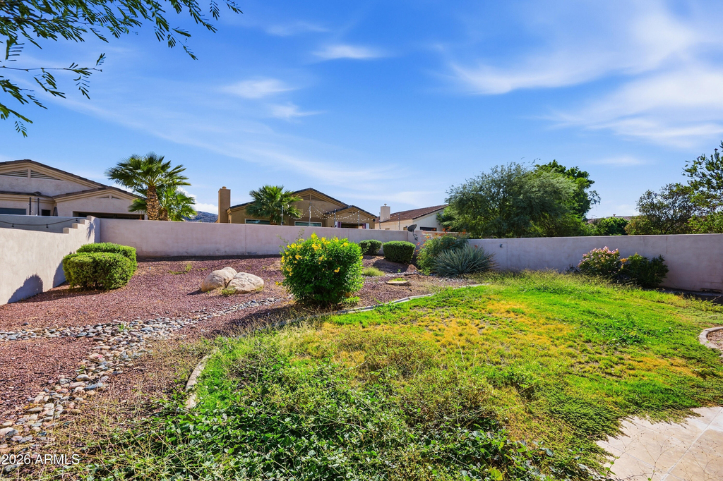 2219 E Valencia Drive - Photo 27