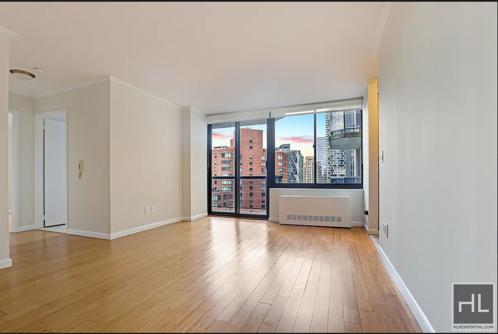West 48th Street - Photo 1