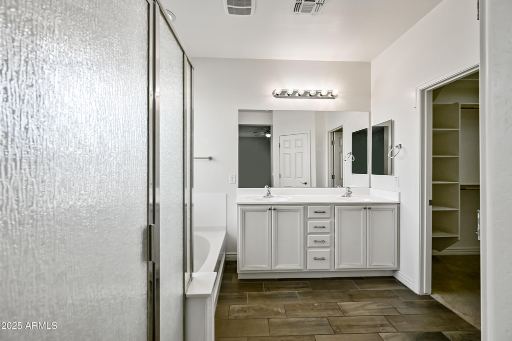 2414 E Hazeltine Way - Photo 15