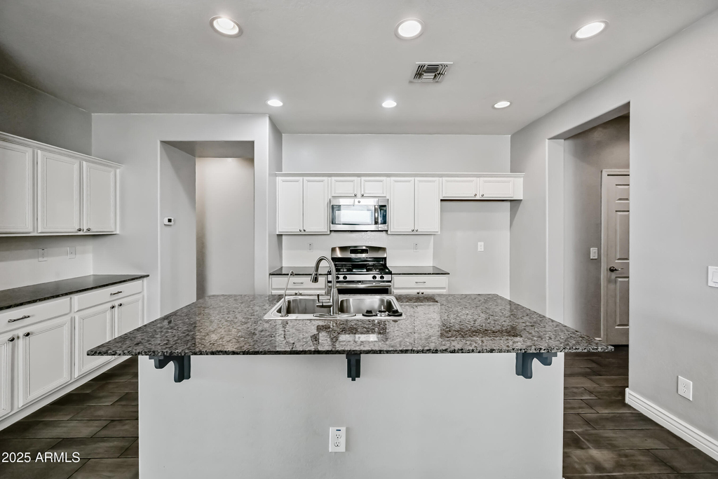 2414 E Hazeltine Way - Photo 7