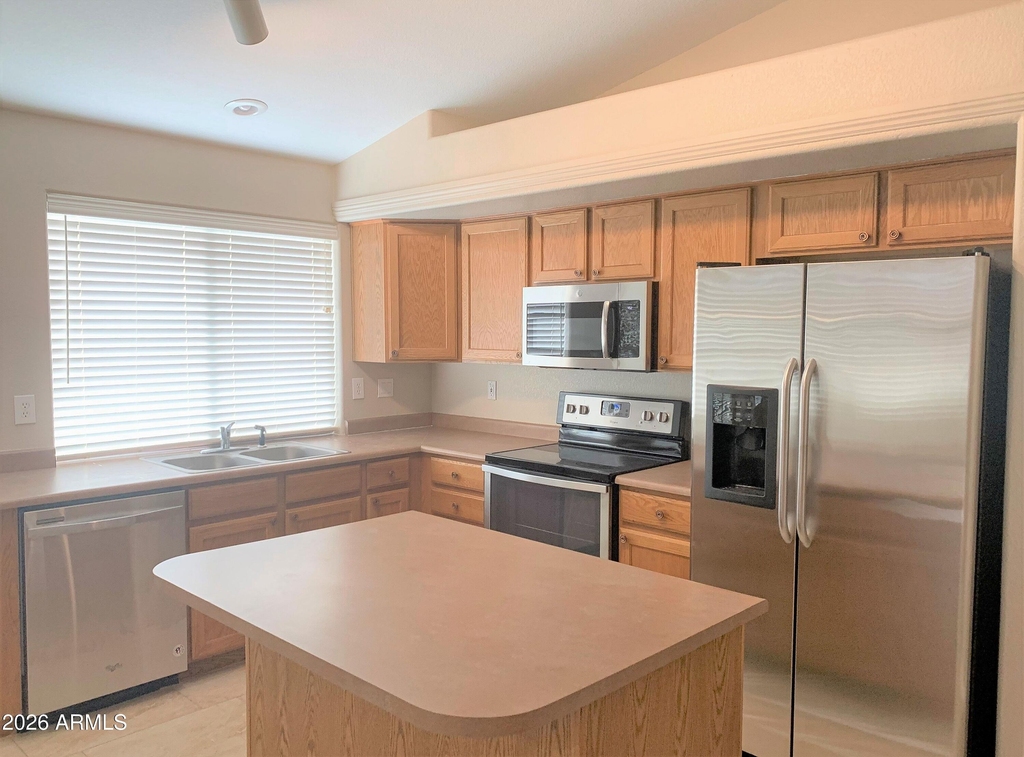 1723 E Erie Street - Photo 3